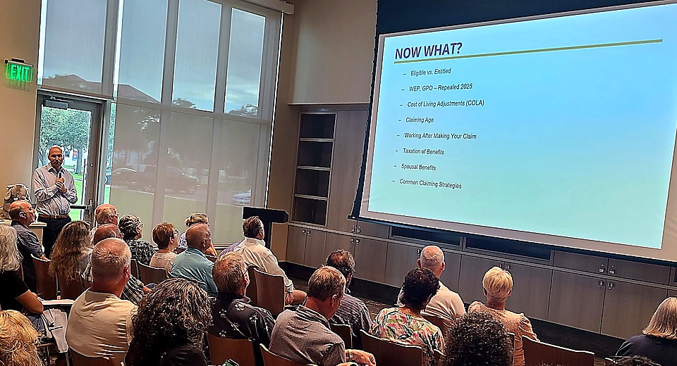 Steven Rich teaching a free retirement planning class to a full room at the Brannon Center